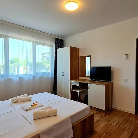 Guest house Elina2 3*