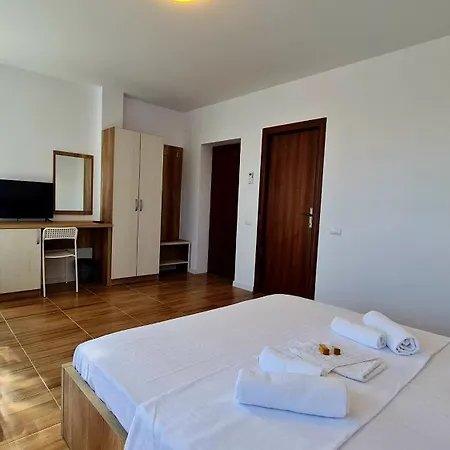 Guest house Elina2 3*