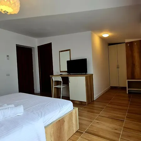 Elina2 Affittacamere 3*